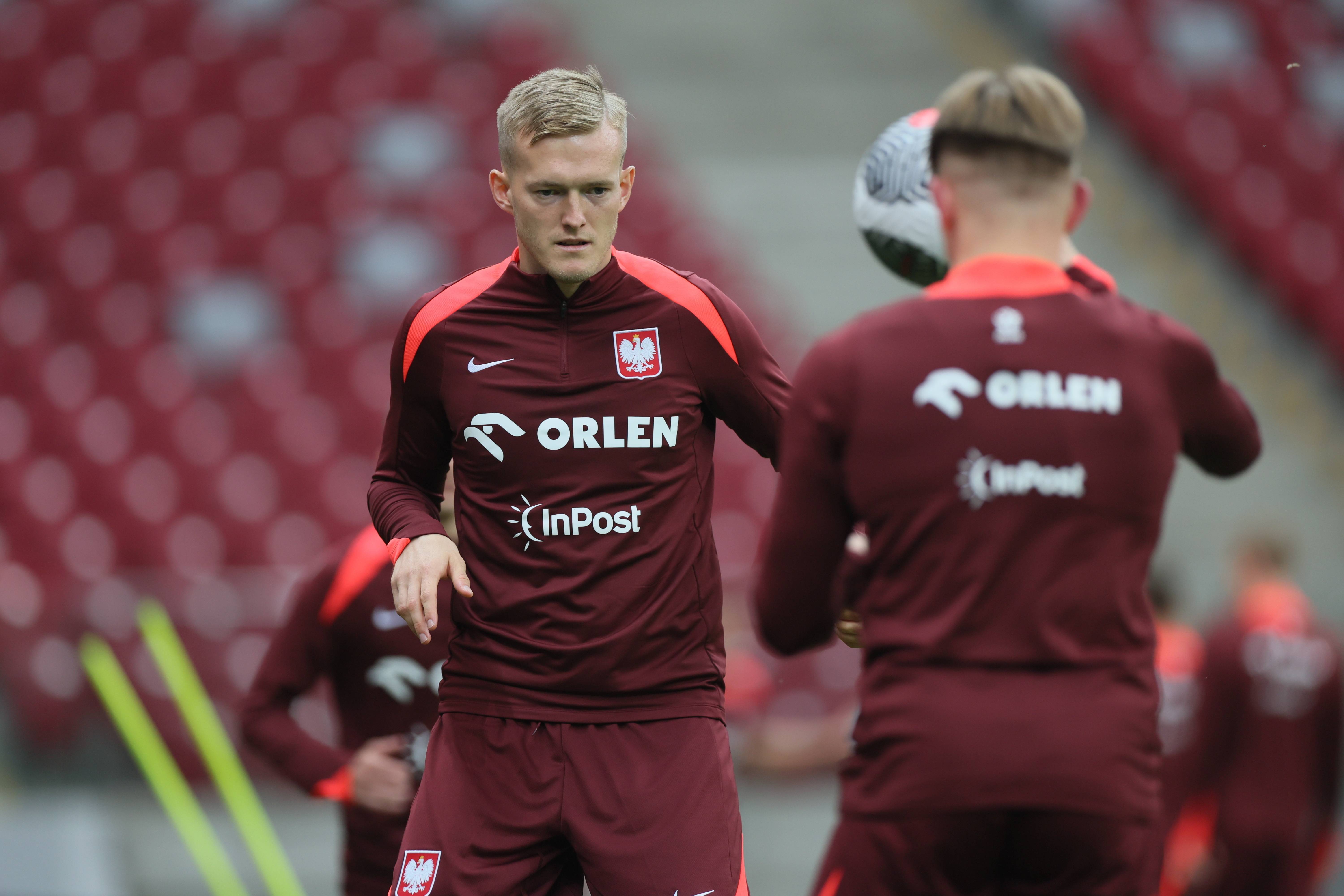 关于波兰晋级，成功跻身欧洲杯半决赛行列的信息